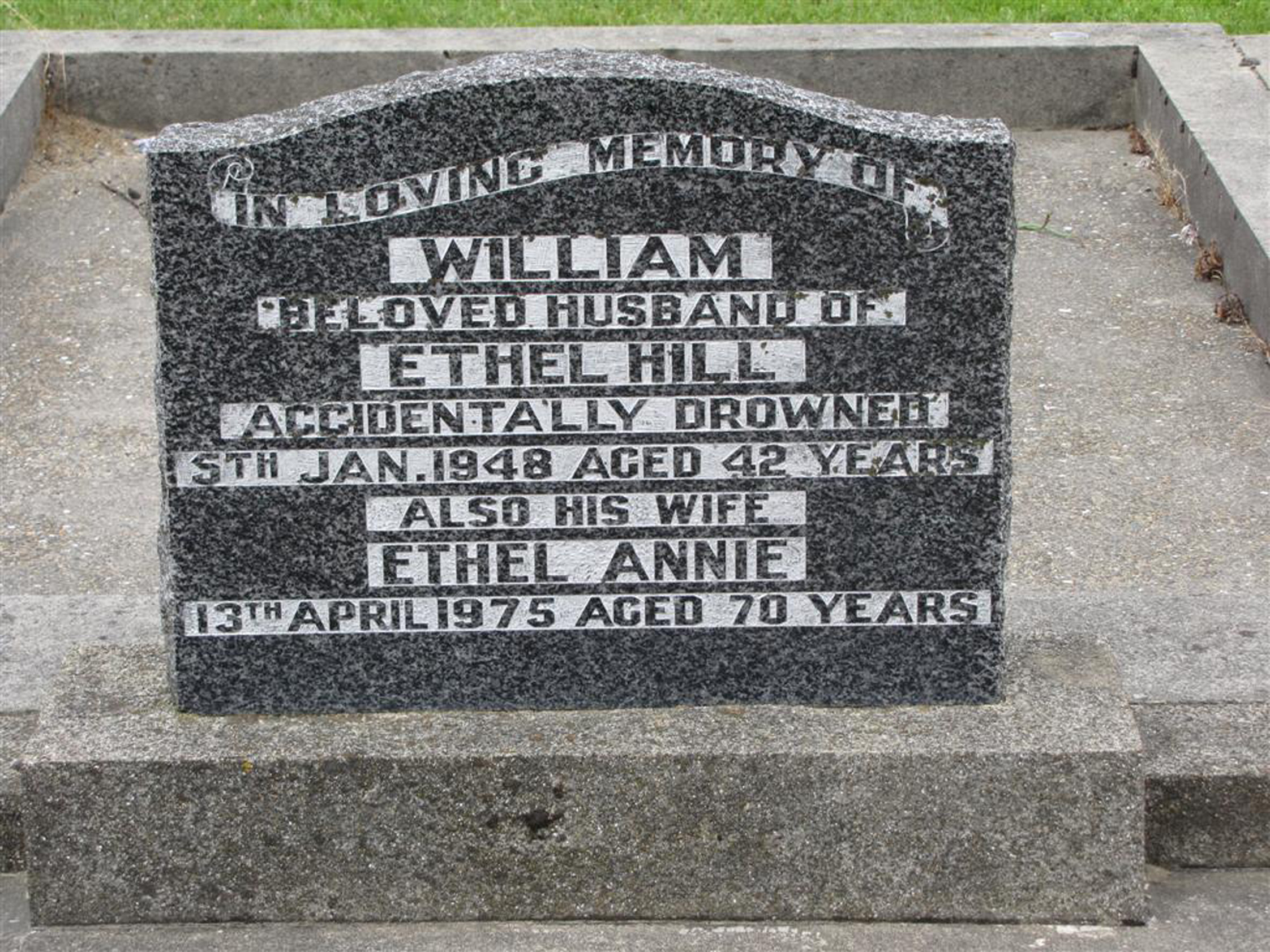 Photo of headstones/Ethel Annie Christina McLennan died 1975 hdstn Invercargill